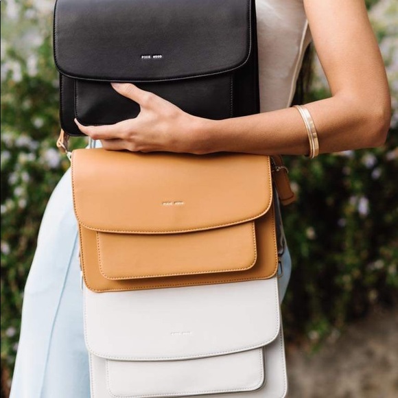 Causebox Black Zoe Crossbody Pixie Mood - Picture 2 of 3